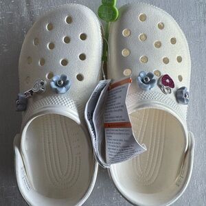Crocs Classic Clog Pearl White w/ Cute Charms – New w/ Tags